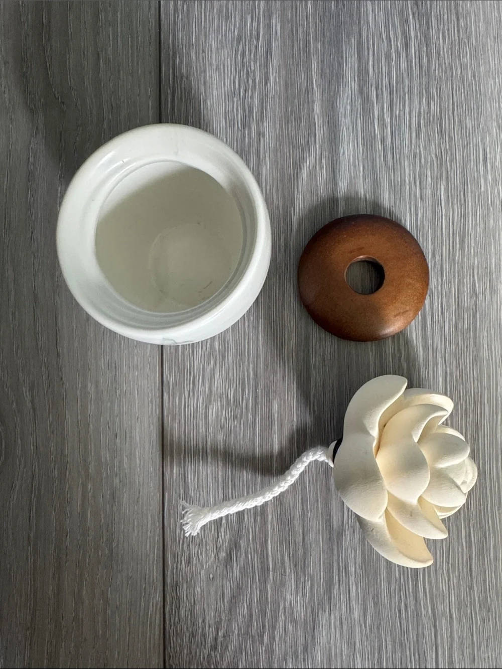 Cream Flower Essential Oil Scent Diffuser